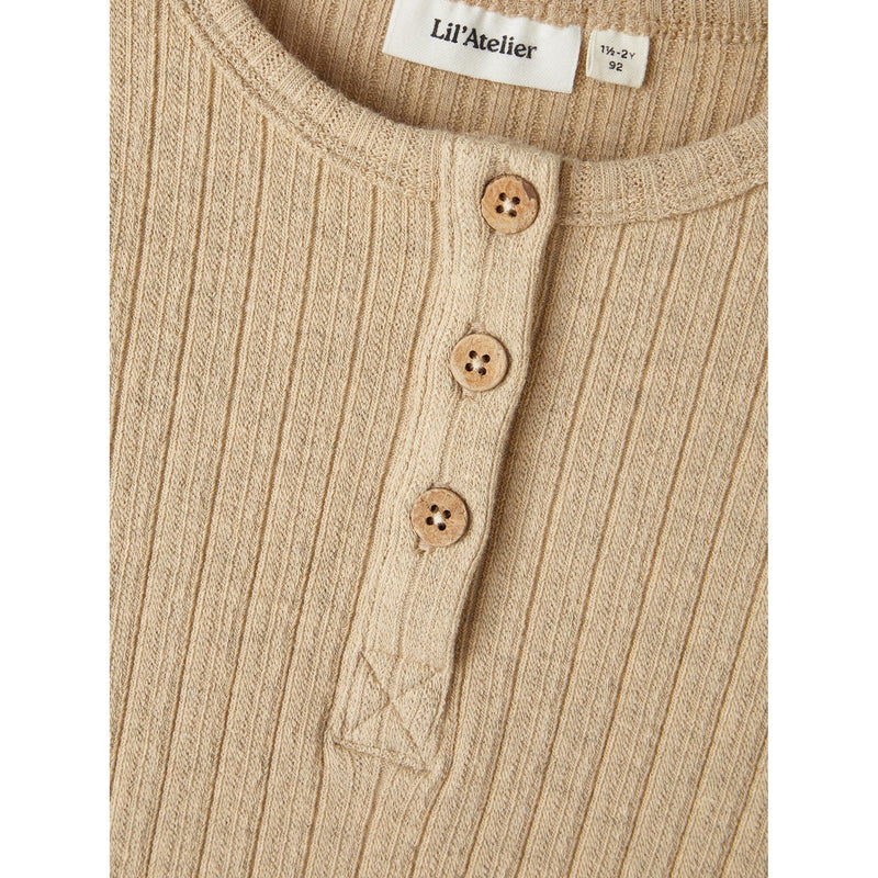 lil'atelier - NIVA LS SLIM TOP LIL - warm sand-Bluser-Lil'Atelier-Ollifant.dk